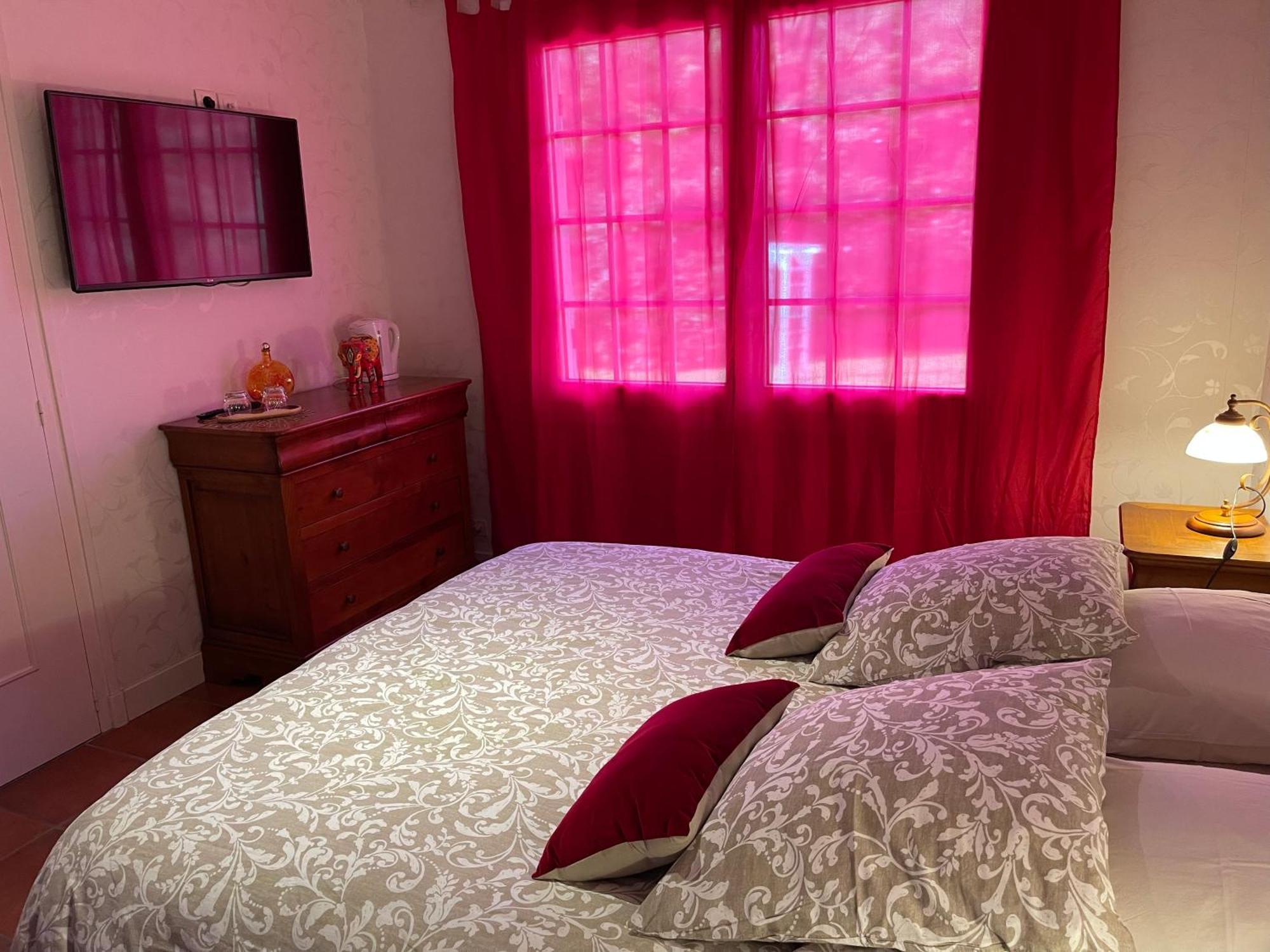 Bed and Breakfast La Belle Chaumière à Bretagne-de-Marsan Extérieur photo